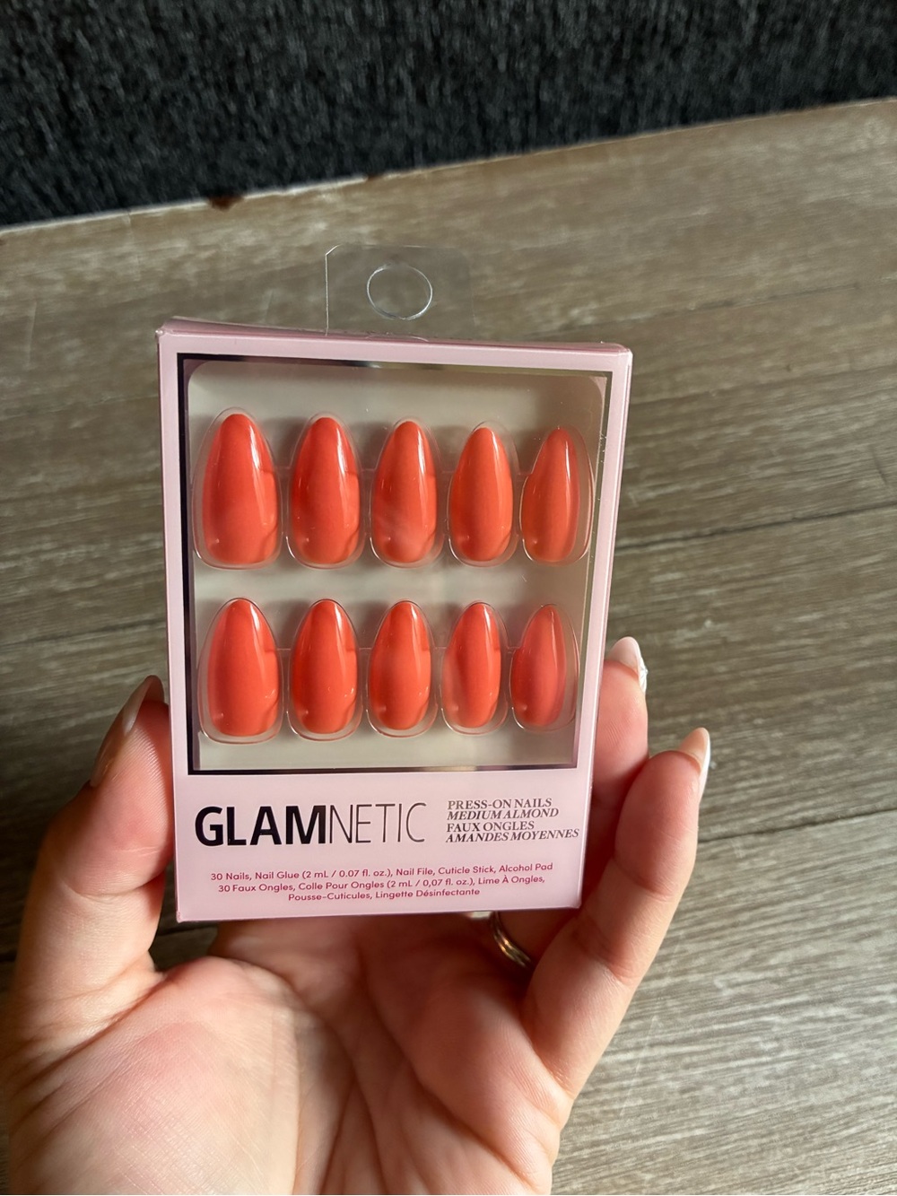 GLAMNETIC Soft Tangerine  Press-On Nails - Glossy Medium Almond Set